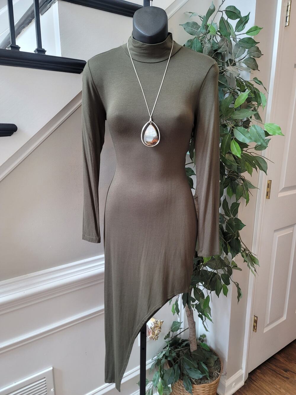 Entry Bodycon Dress Women's Size Medium Green Mock Neck Long Sleeves Stretchy